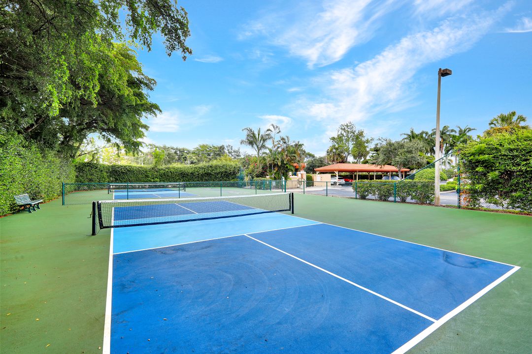 8880 Colonnades Ct W #427, Bonita Springs, FL 34135