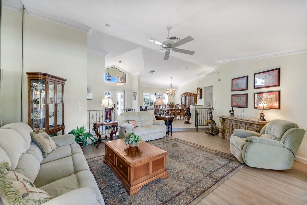 1933 Empress Ct, Naples, FL 34110