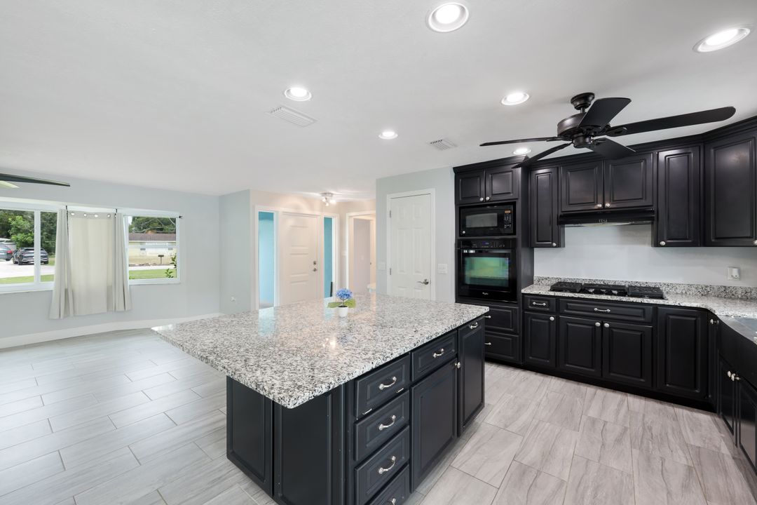 1683 S Hermitage Rd, Fort Myers, FL 33919