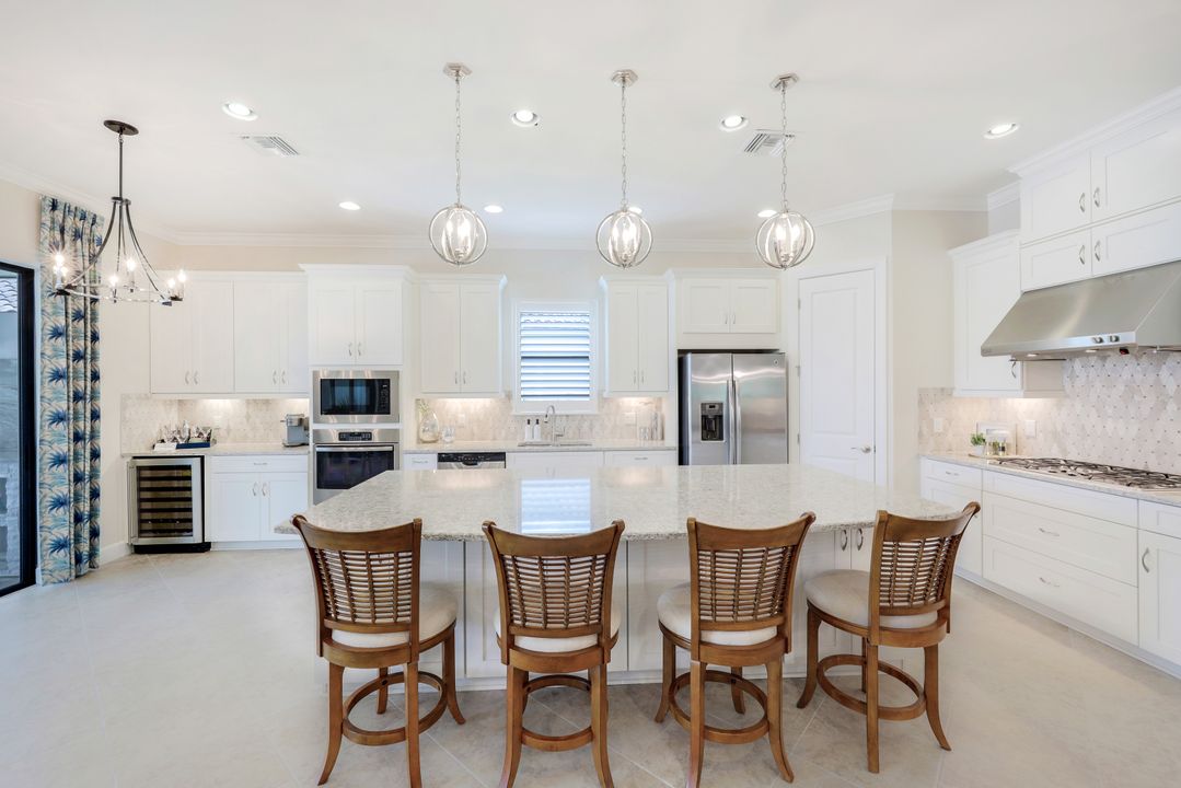 9465 Terresina Dr, Naples, FL 34119