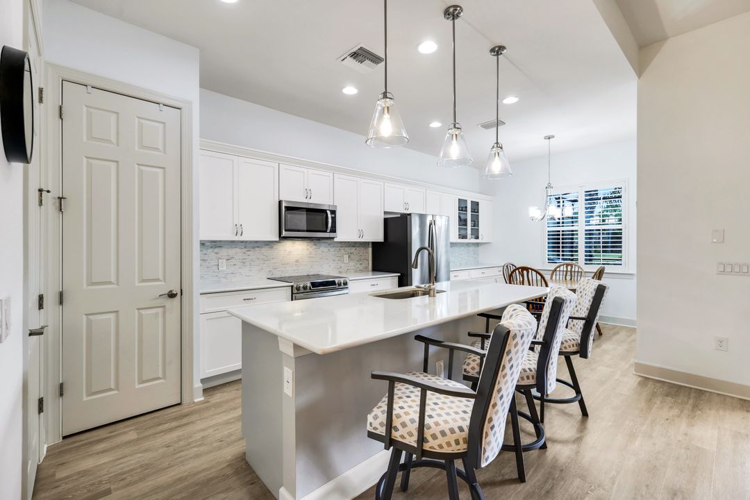 9065 Siesta Bay Dr, Naples, FL 34120