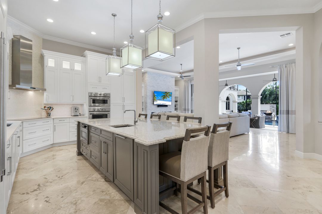 12338 Collier's Reserve Dr, Naples, FL 34110