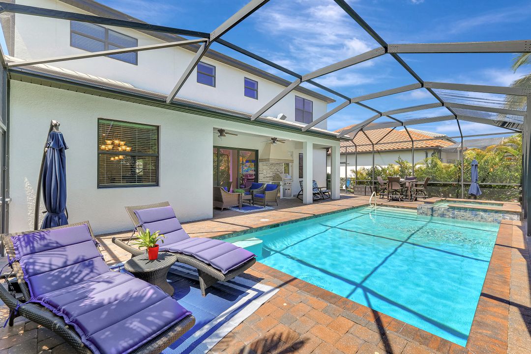 2102 Antigua Ln, Naples, FL 34120