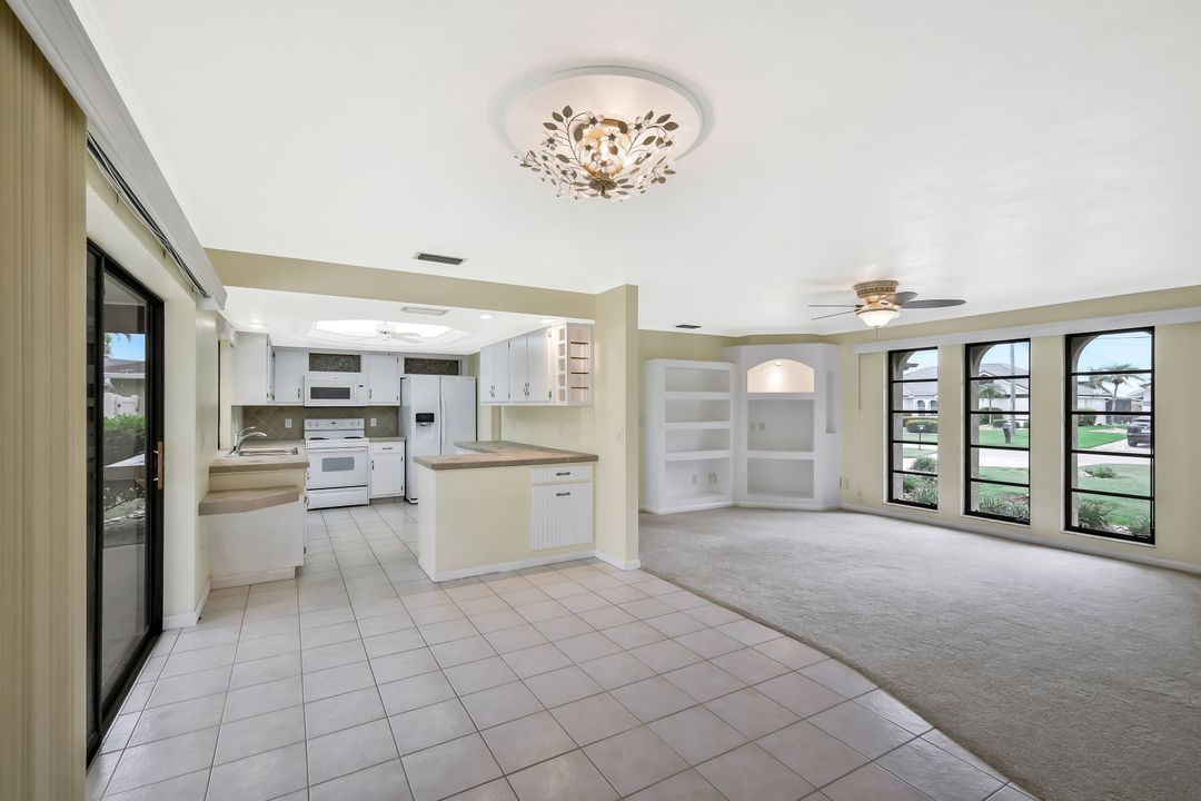 900 SW 54th Ln, Cape Coral, FL 33914