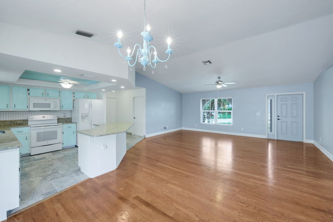 322 SE 17th St, Cape Coral, FL 33990