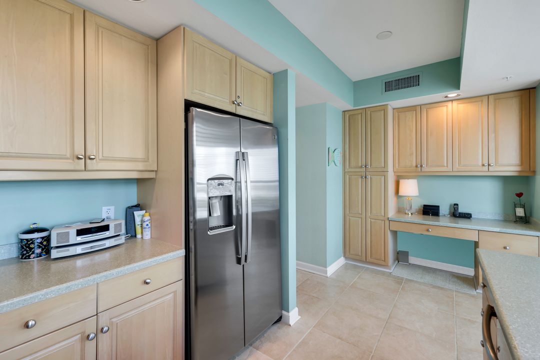 315 Dunes Blvd #707, Naples, FL 34110