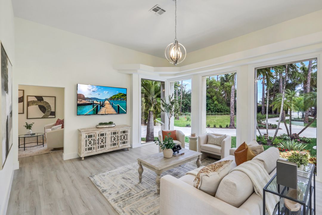 2861 Santa Barbara Blvd, Naples, FL 34116