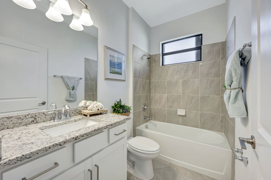 13842 Hunter Oak Dr, Fort Myers, FL 33913