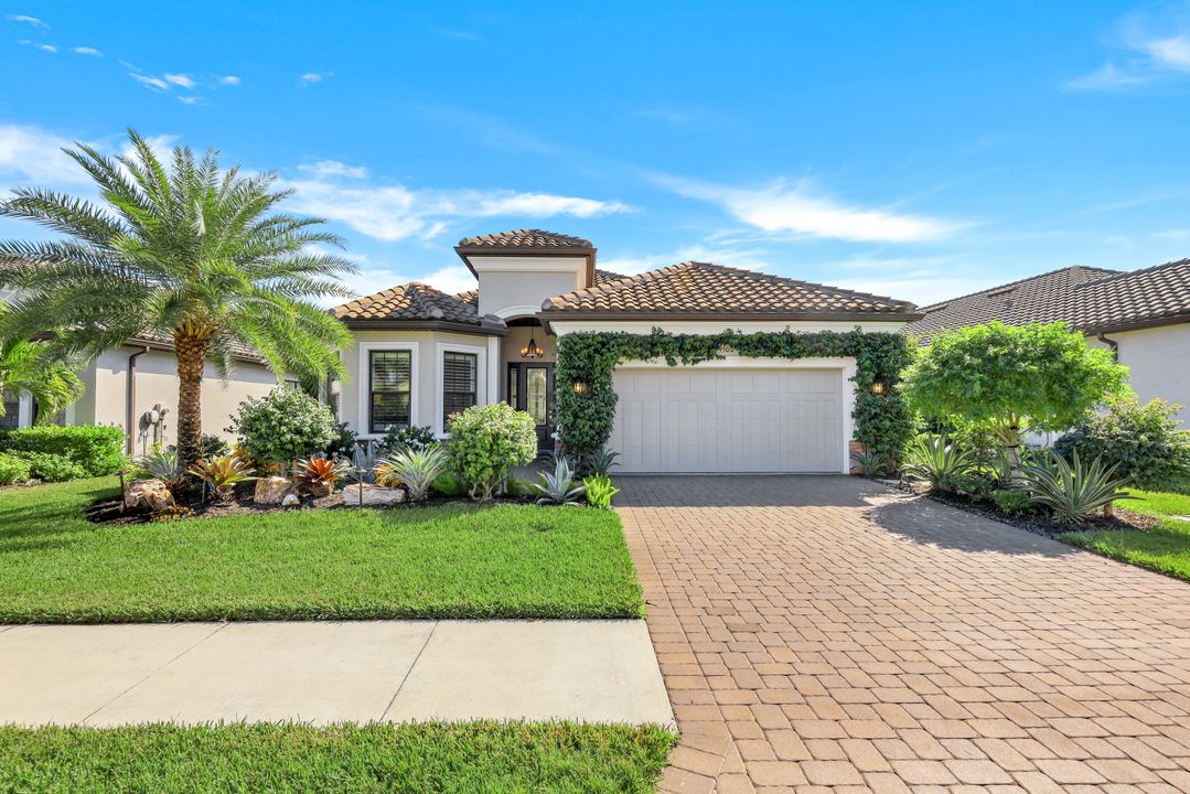 9500 Montelanico Loop, Naples, FL 34119