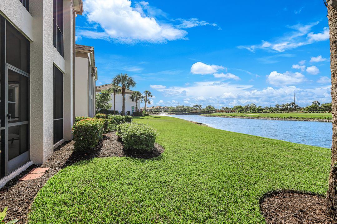 9217 Quartz Ln #102, Naples, FL 34120