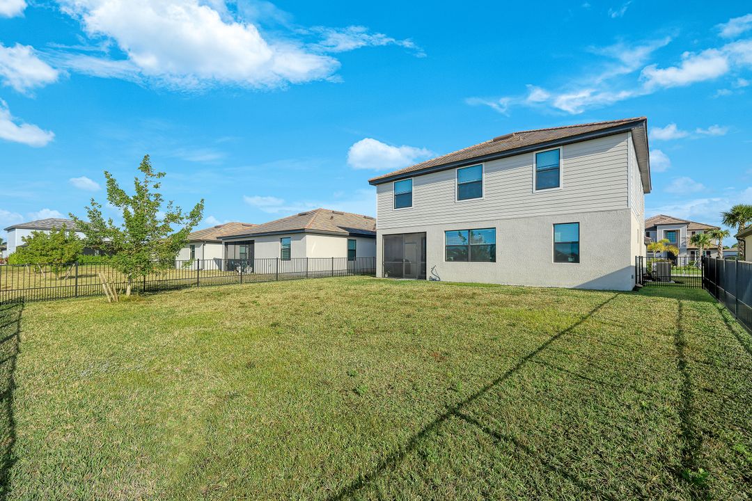 11087 Canopy Loop, Fort Myers, FL 33913