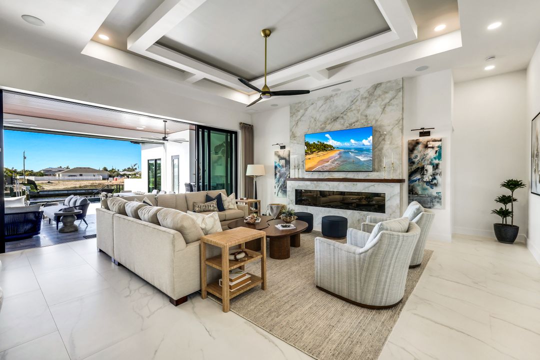 3806 NW 4th St, Cape Coral, FL 33993