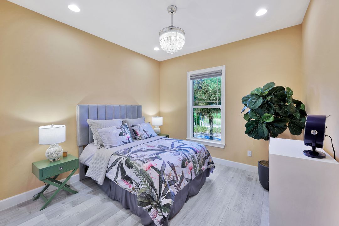 5666 Elbow Ave, Naples, FL 34113