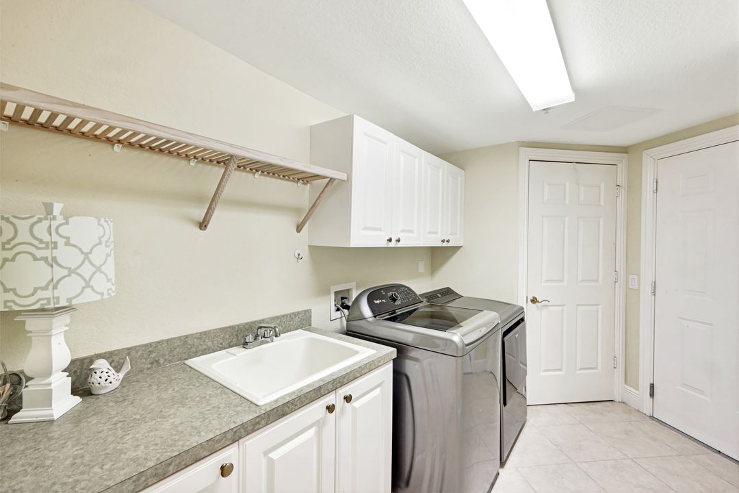 9002 Cascada Way #102, Naples, FL 34114