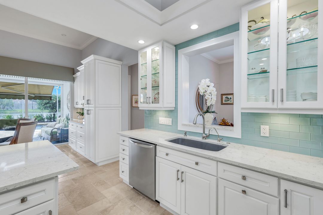 2896 Hatteras Way, Naples, FL 34119