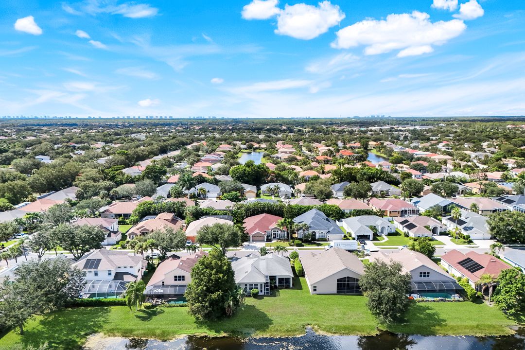 196 Skipping Stone Ln, Naples, FL 34119