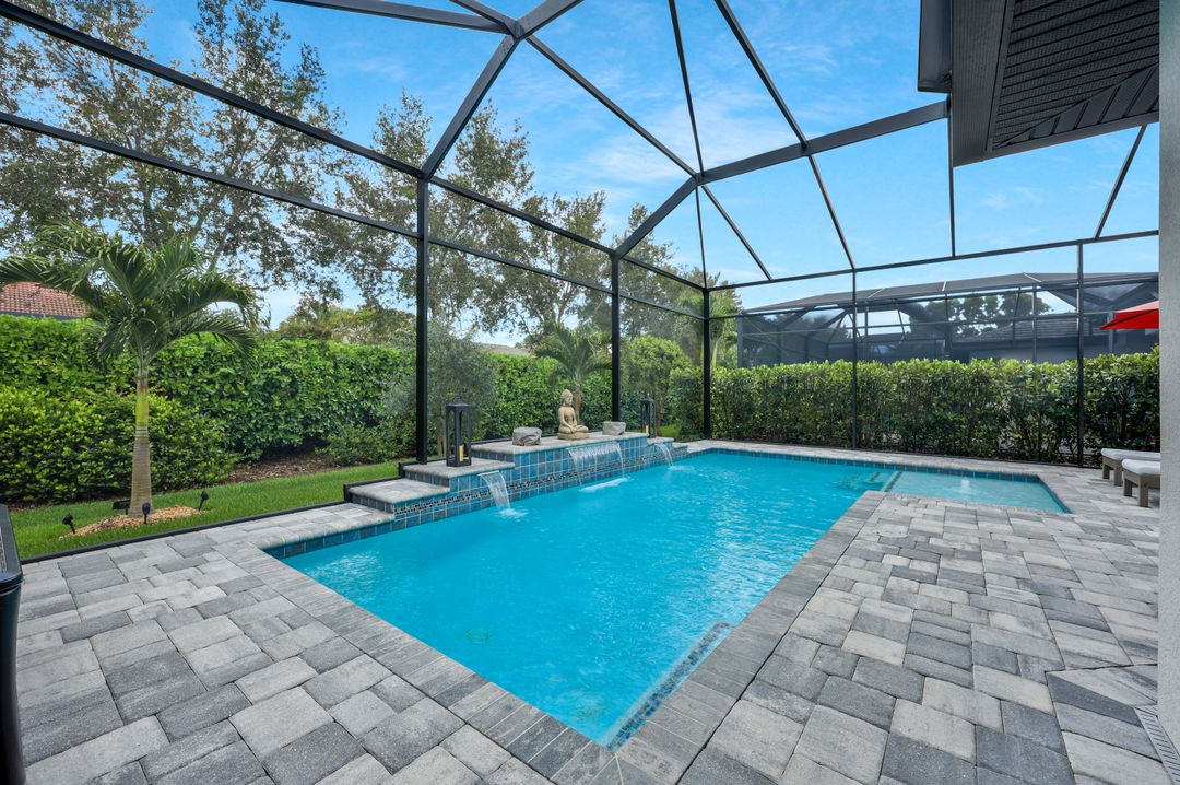 10082 Palazzo Dr, Naples, FL 34119