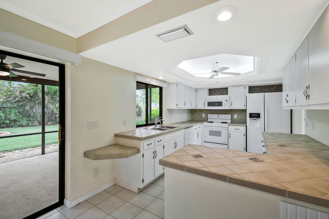 900 SW 54th Ln, Cape Coral, FL 33914