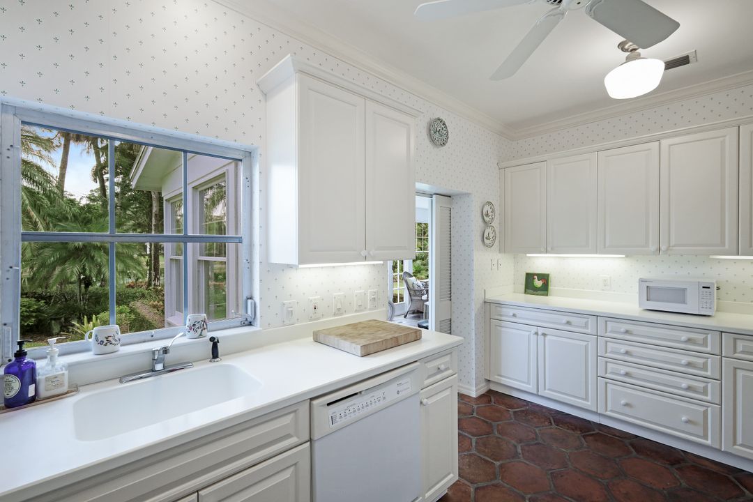 861 Swallow Point, Naples, FL 34105