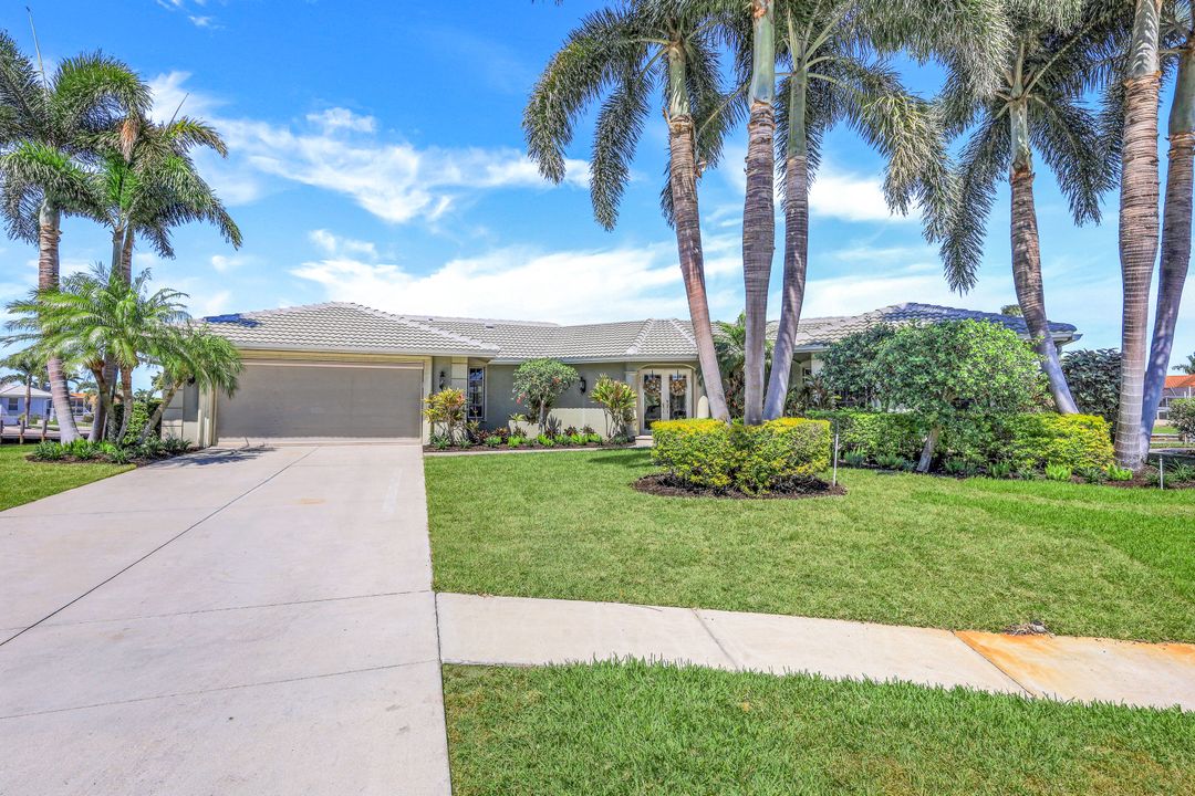 1894 Woodbine Ct, Marco Island, FL 34145