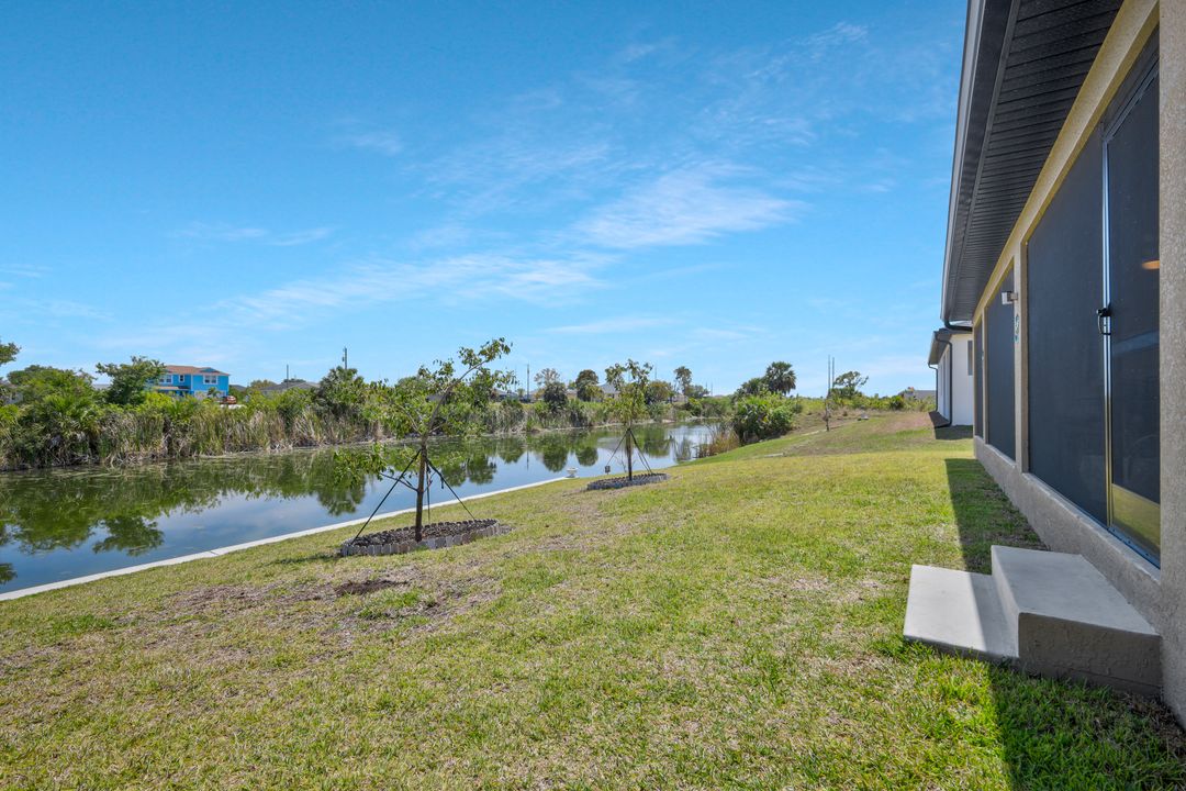 2519 NE 5th Pl, Cape Coral, FL 33909