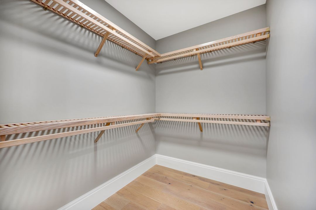 1130 3rd Ave S #512, Naples, FL 34102