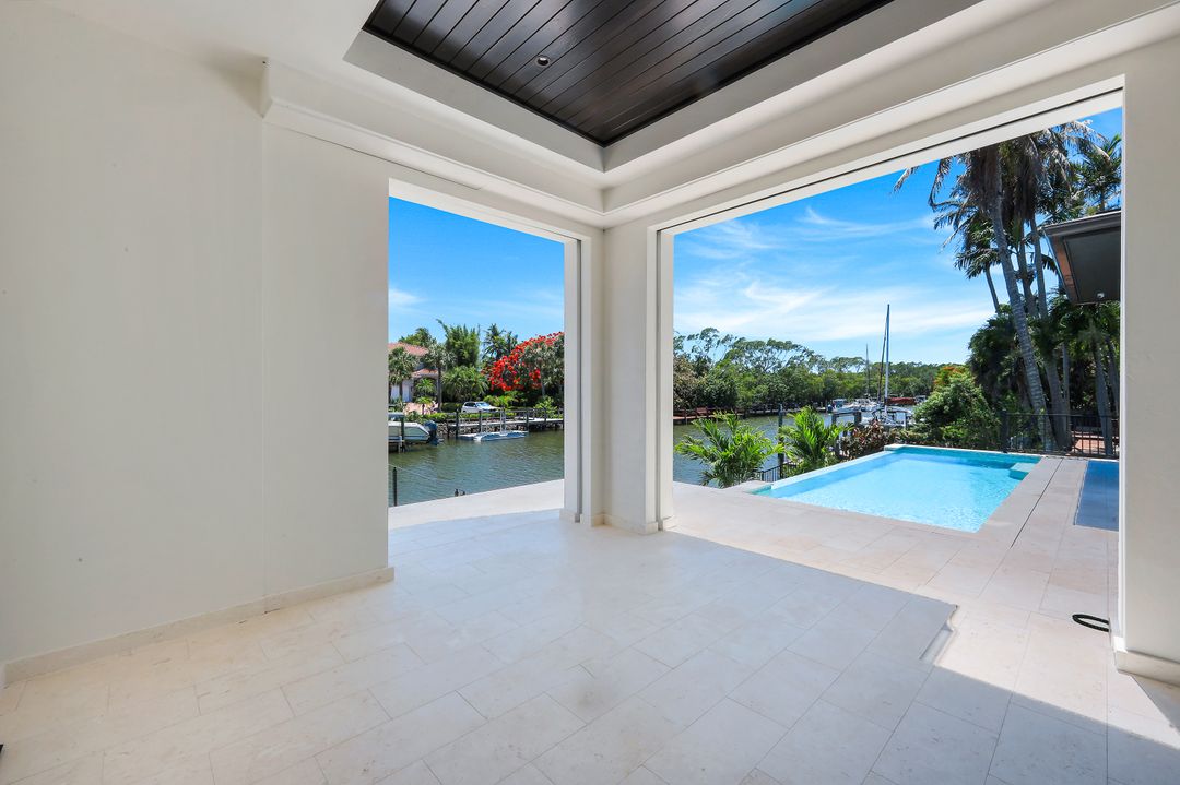 1690 Chesapeake Ave, Naples, FL 34102