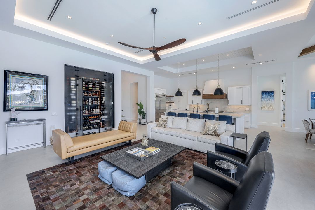 685 Cameo Ct, Marco Island, FL 34145