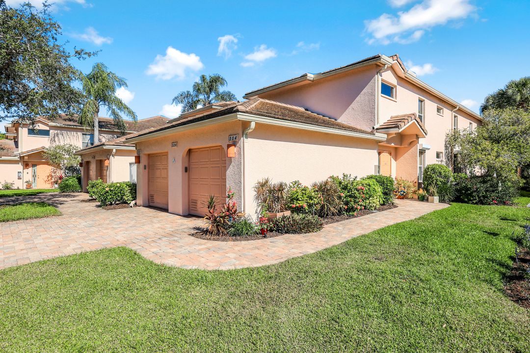 524 Lake Louise Cir #504, Naples, FL 34110