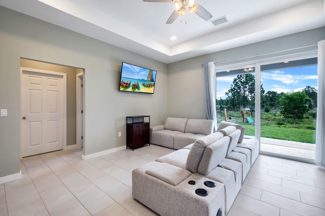 6446 40th St NE, Naples, FL 34120