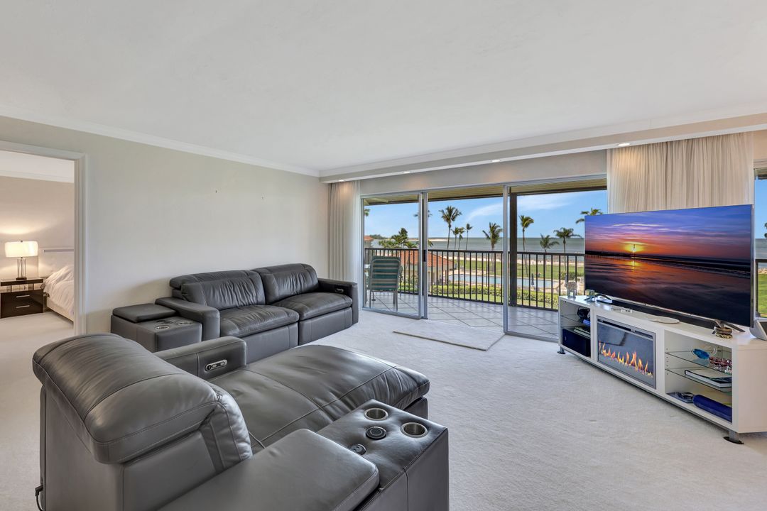 1080 S Collier Blvd #305, Marco Island, FL 34145