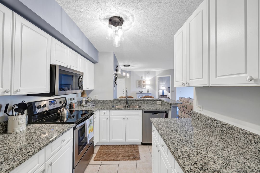 8950 Colonnades Ct E #834, Bonita Springs, FL 34135