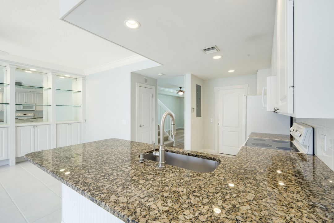 6124 Towncenter Cir, Naples, FL 34119