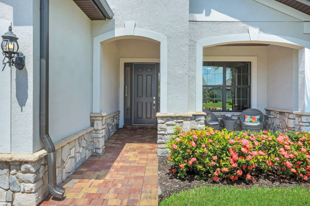 9577 Everglades Dr, Naples, FL 34120