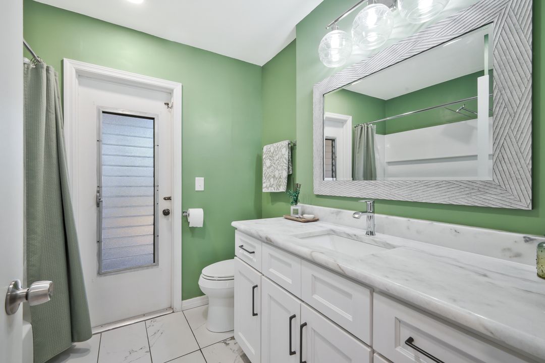 3926 Country Club Blvd, Cape Coral, FL 33904