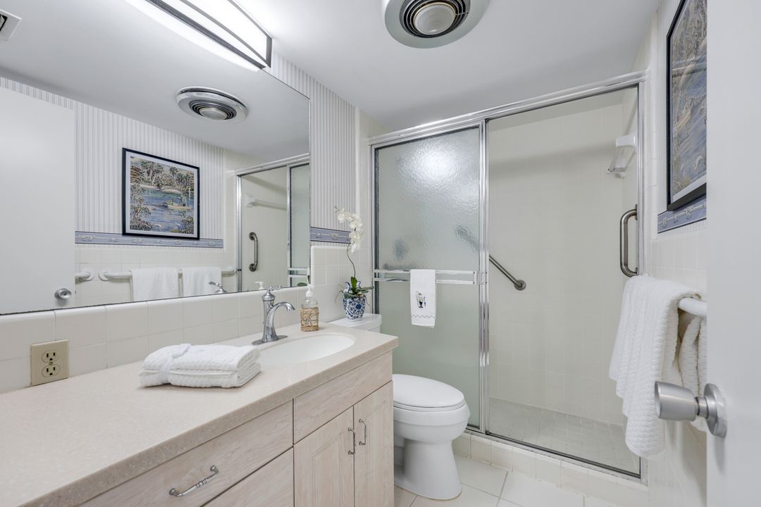 280 2nd Ave S #103, Naples, FL 34102