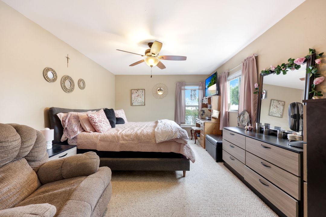 2427 NW 25th St, Cape Coral, FL 33993