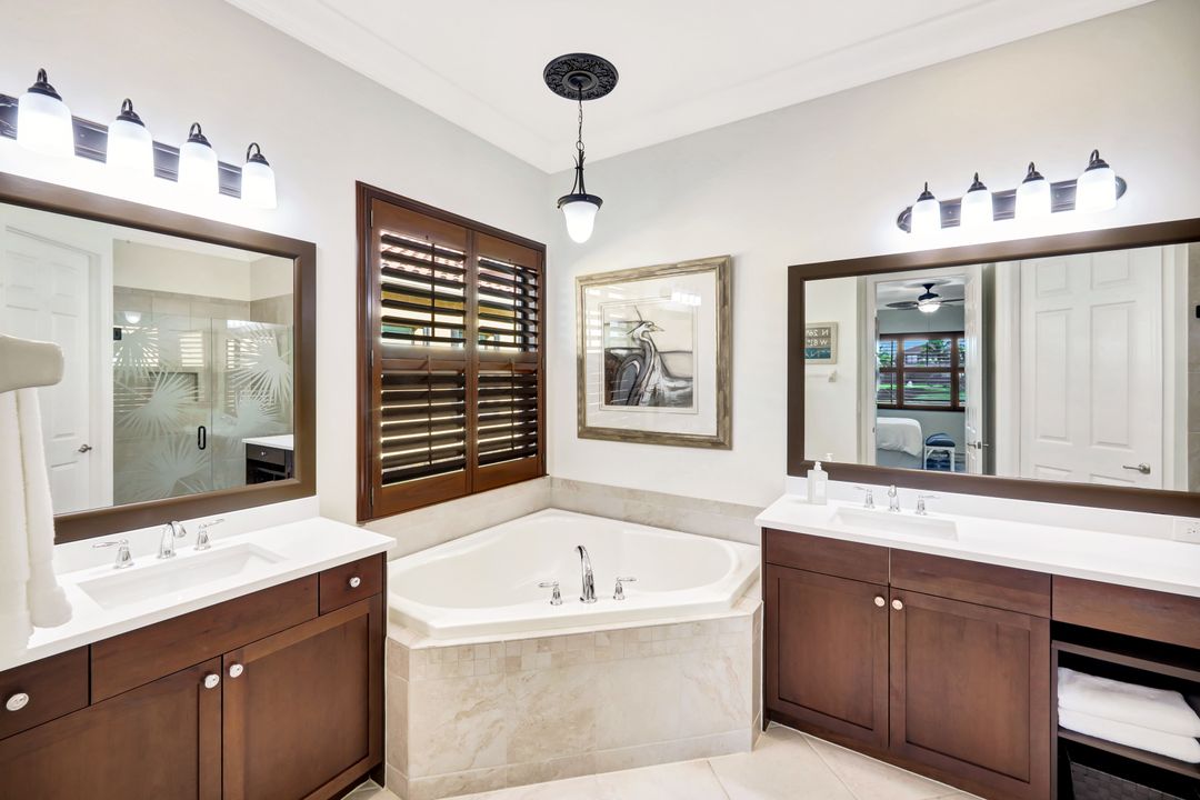 3706 Pleasant Springs Dr, Naples, FL 34119