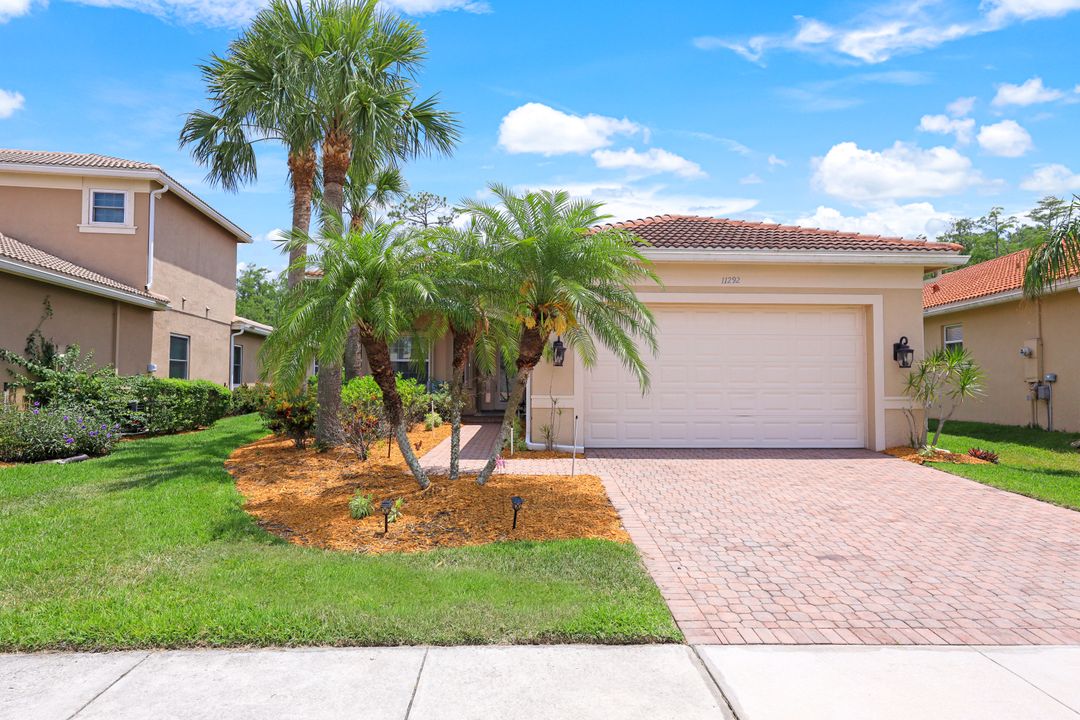 11292 Sparkleberry Dr, Fort Myers, FL 33913