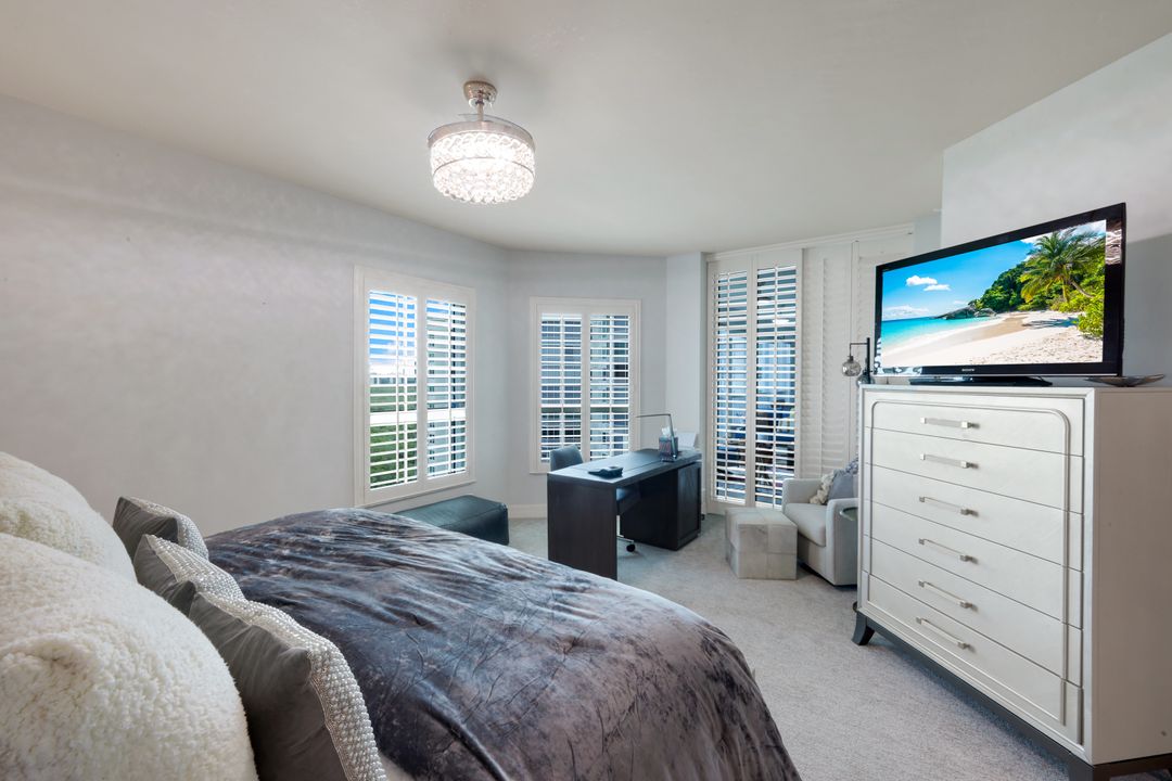 295 Grande Way #1405, Naples, FL 34110