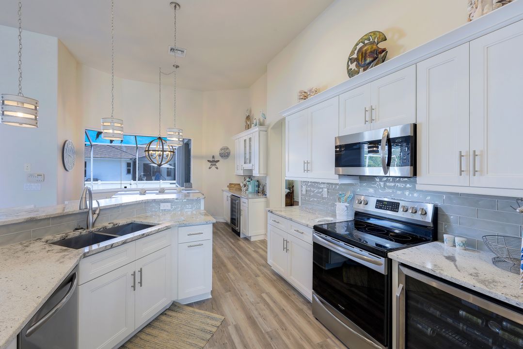 910 Montego Ct, Marco Island, FL 34145