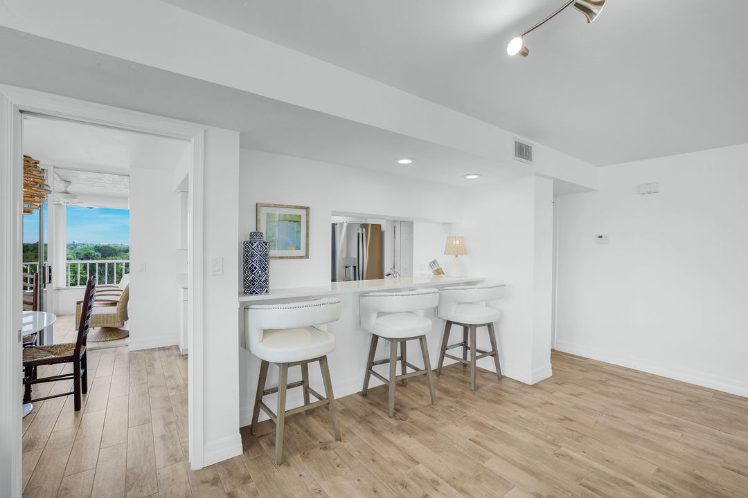 11118 Gulf Shore Dr #A401, Naples, FL 34108