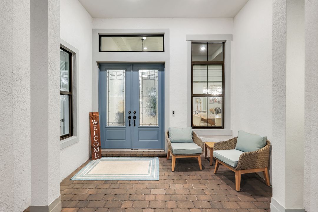 16221 Verilyn Cir, Naples, FL 34110