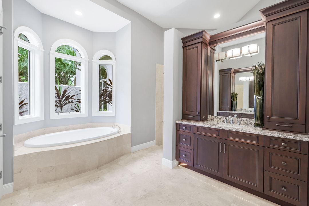 12338 Collier's Reserve Dr, Naples, FL 34110