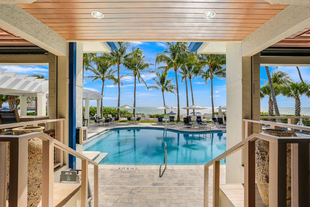 295 Grande Way #104, Naples, FL 34110