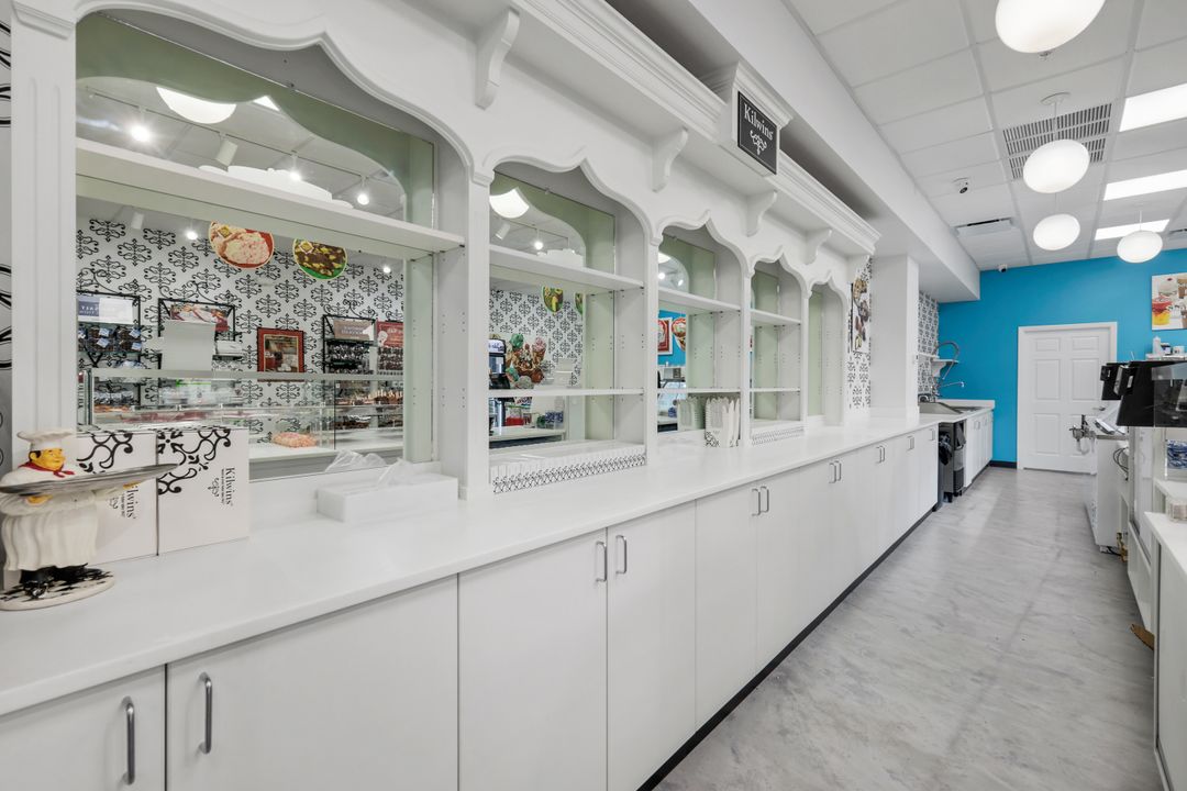 743 5th Ave S, Naples, FL 34102