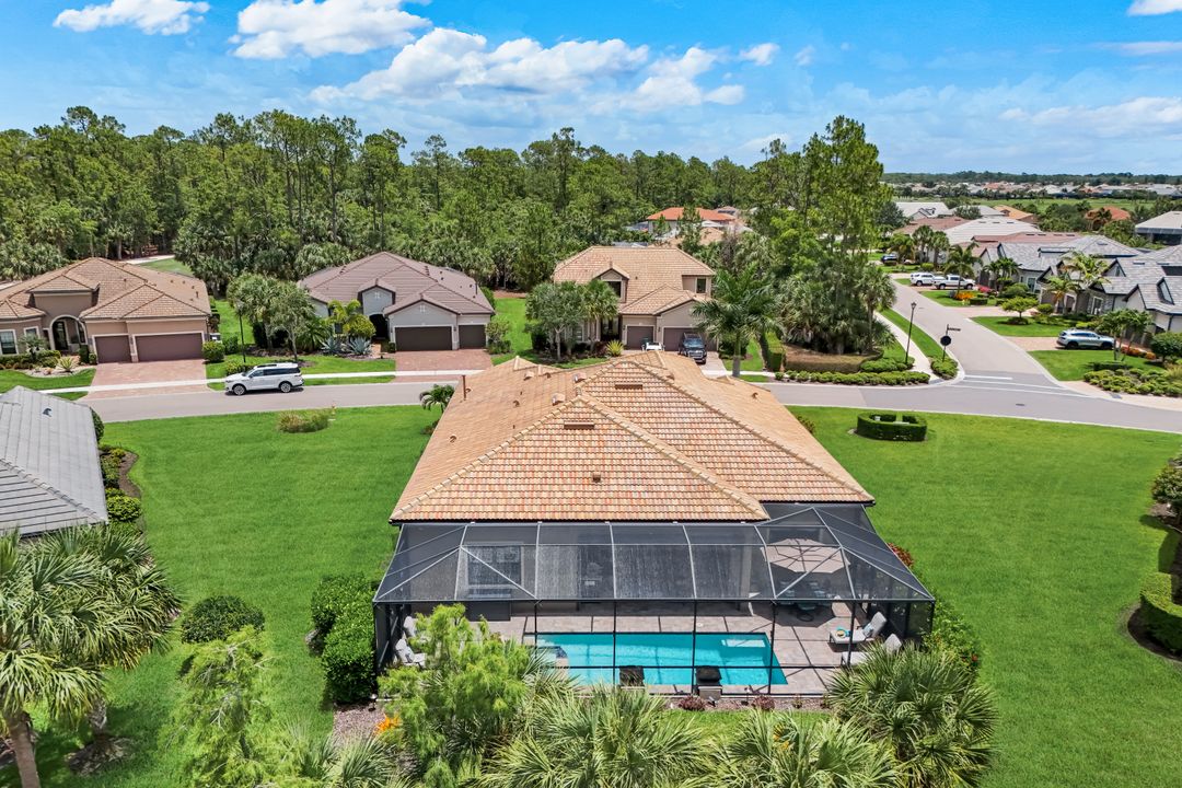 8890 Spotted Towhee Dr, Naples, FL 34120