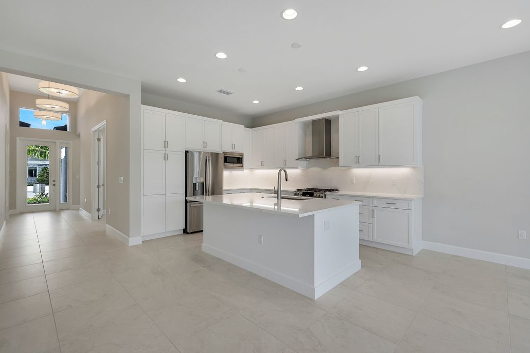 2741 Durham Cir, Naples, FL 34112