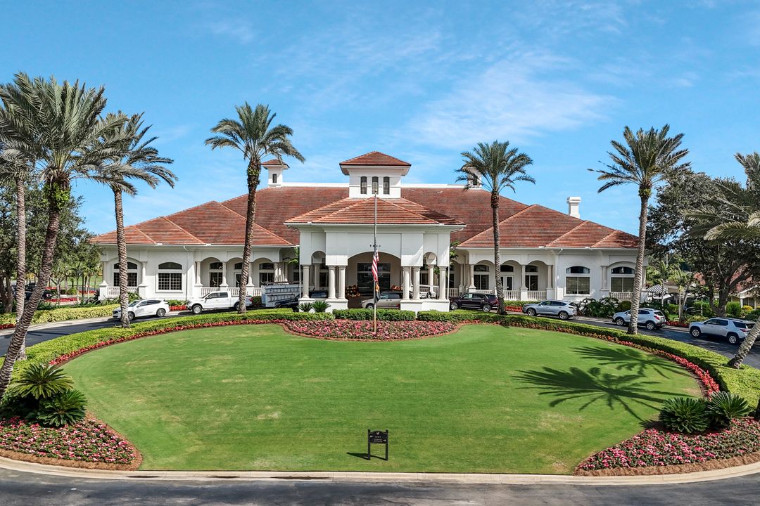 5963 Sand Wedge Ln #207, Naples, FL 34110