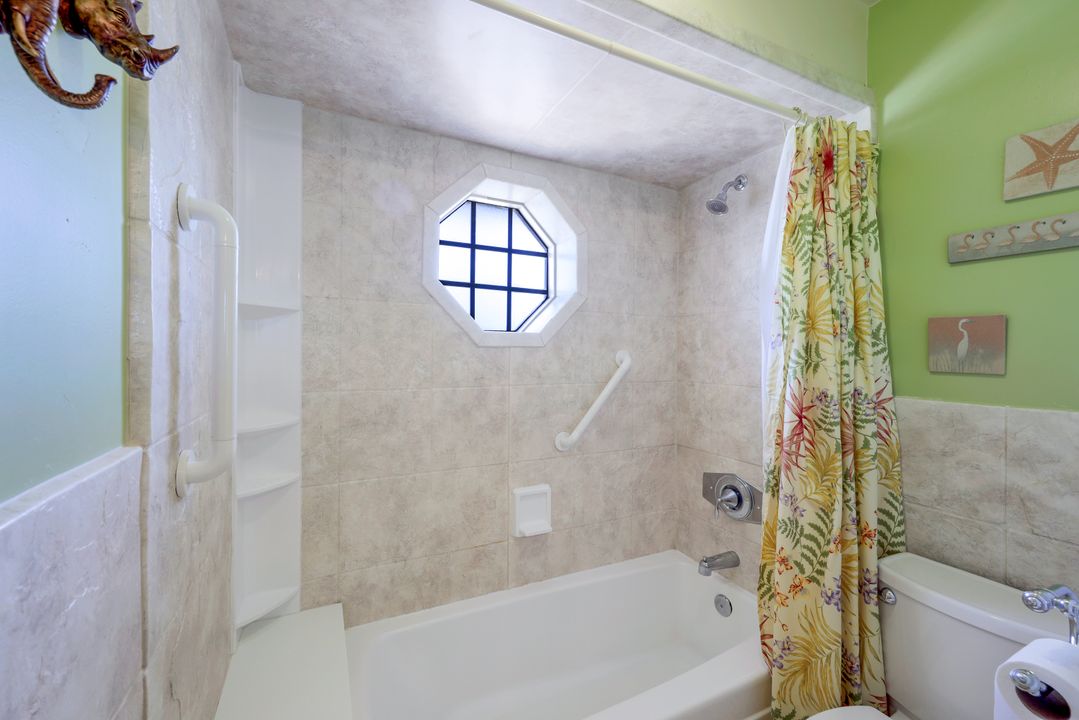 1004 Archer Pkwy E, Cape Coral, FL 33904